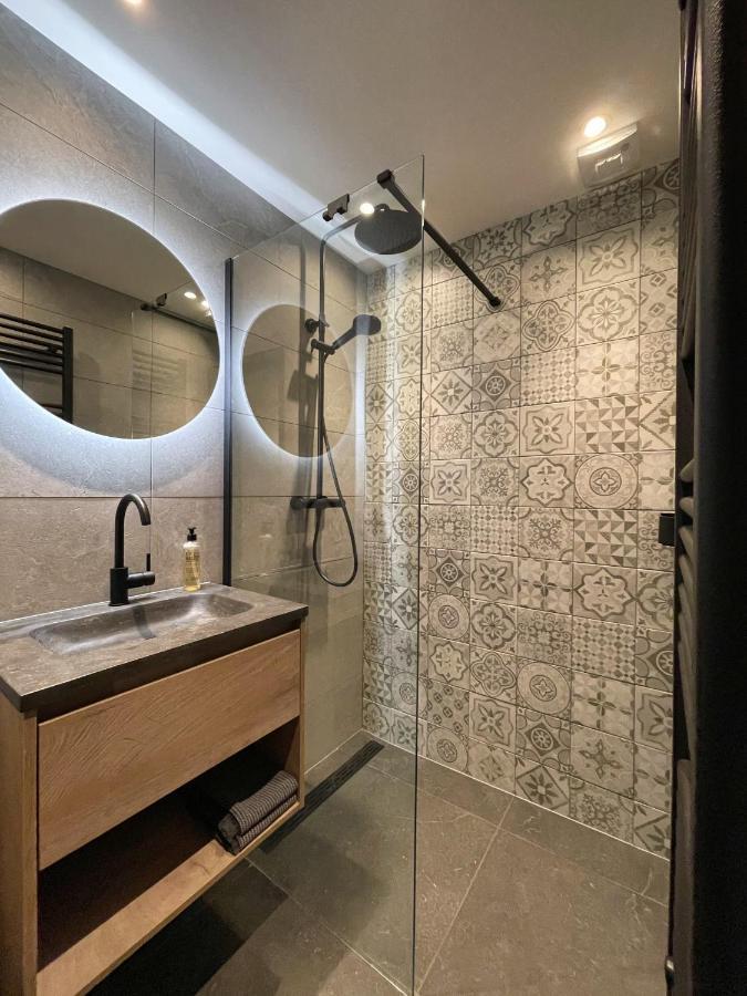 Lodge In Een Bosrijke Omgeving Met Hottub & Sauna Opt Rheezerveen Eksteriør bilde