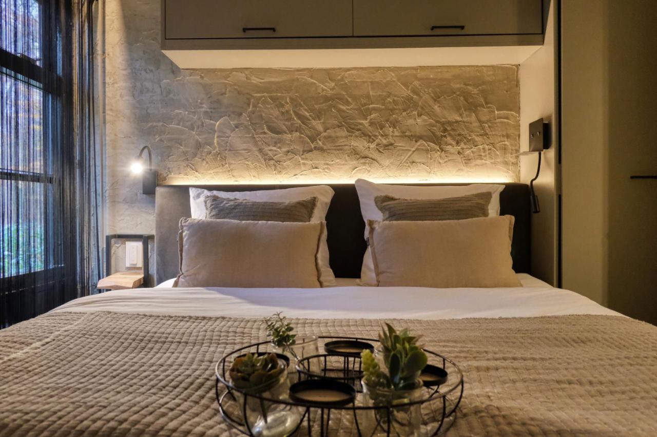 Lodge In Een Bosrijke Omgeving Met Hottub & Sauna Opt Rheezerveen Eksteriør bilde
